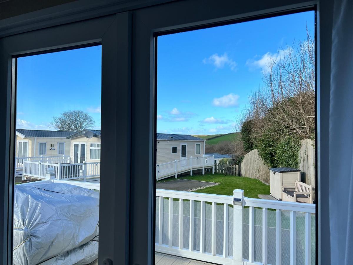 Mollys Retreat Pet Friendly Three Bed Caravan With Small Garden Newquay Bay Resort Quieter Area Of Park 外观 照片