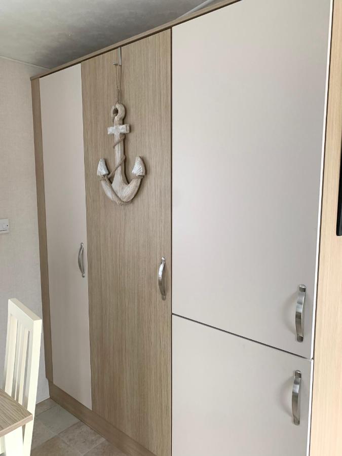 Mollys Retreat Pet Friendly Three Bed Caravan With Small Garden Newquay Bay Resort Quieter Area Of Park 外观 照片