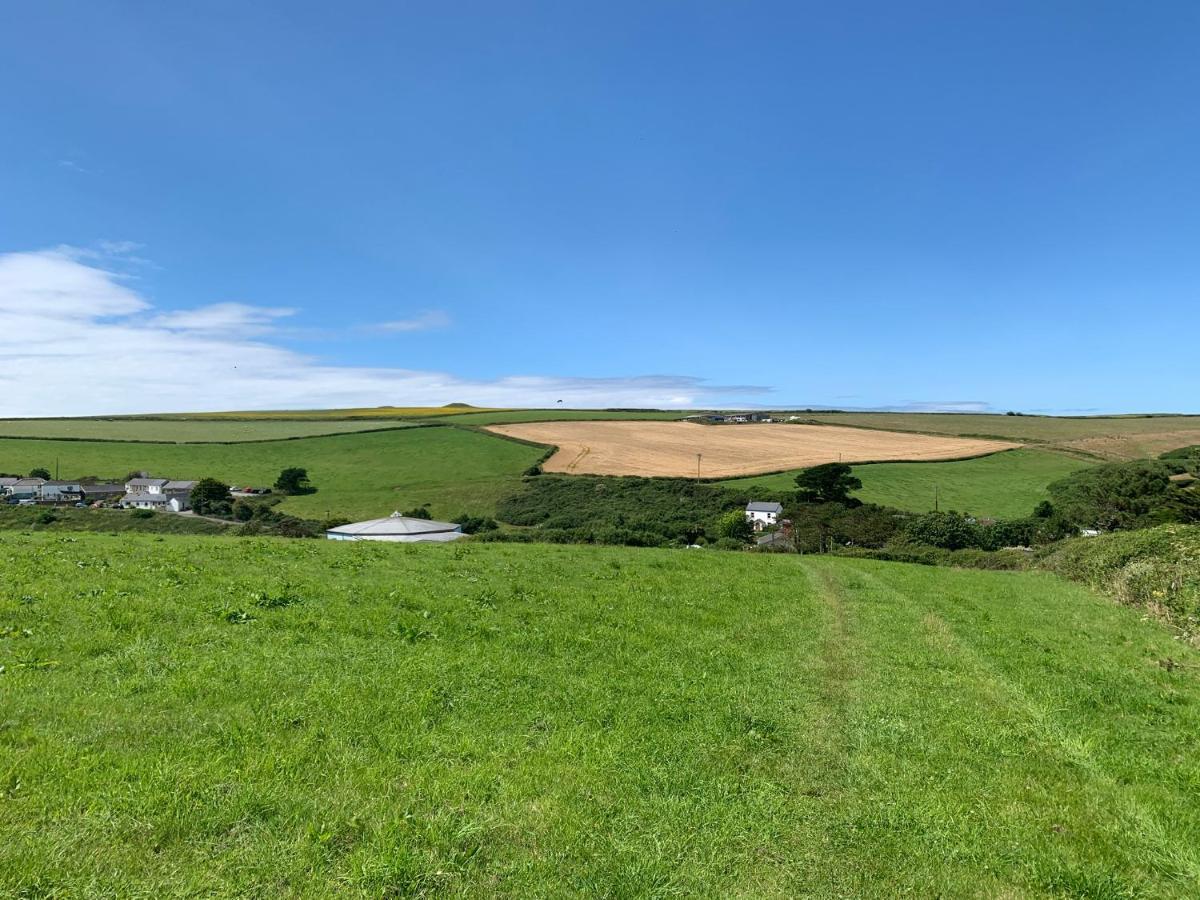 Mollys Retreat Pet Friendly Three Bed Caravan With Small Garden Newquay Bay Resort Quieter Area Of Park 外观 照片