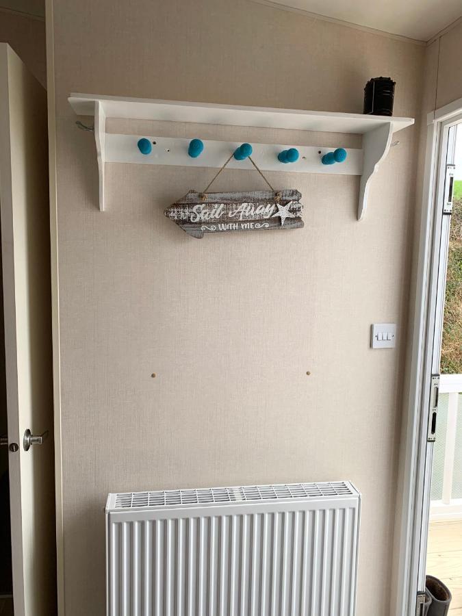 Mollys Retreat Pet Friendly Three Bed Caravan With Small Garden Newquay Bay Resort Quieter Area Of Park 外观 照片